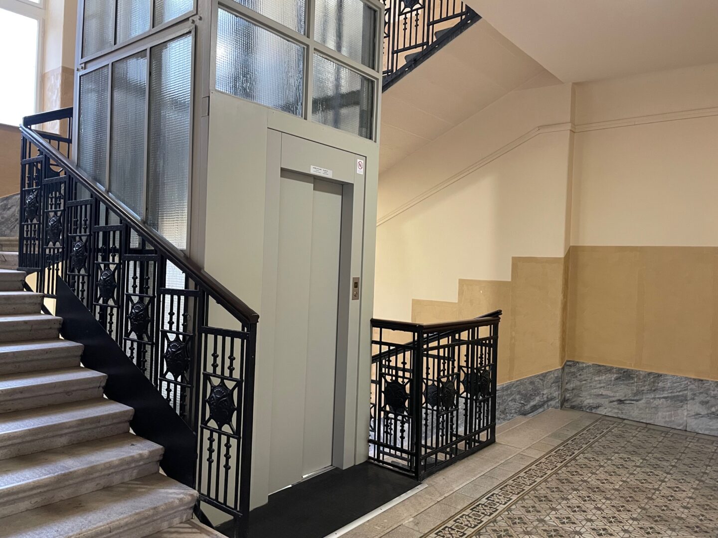 Budapest V District 1 Bedroom 59 M2 Classical Real Estate In Renovated Condition On Floor 3 With Courtyard View 5800