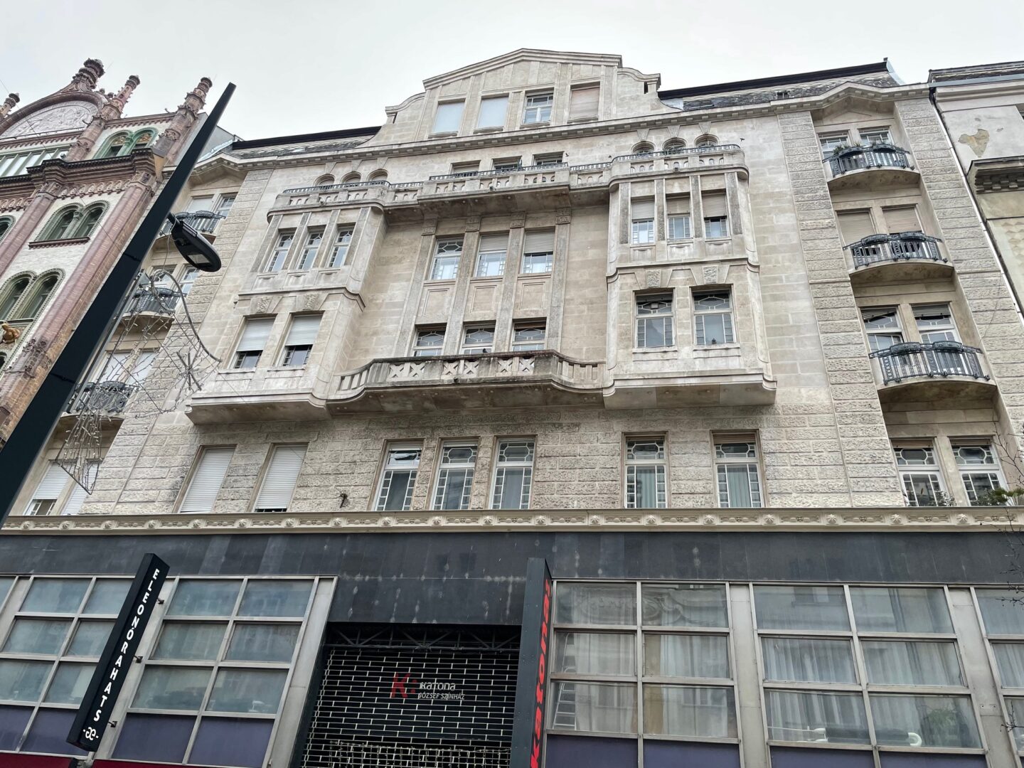 Budapest V District 1 Bedroom 59 M2 Classical Real Estate In Renovated Condition On Floor 3 With Courtyard View 5802