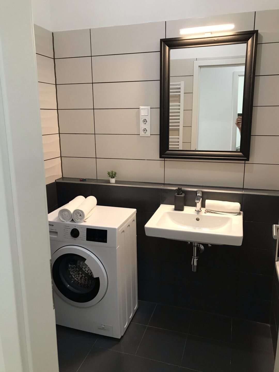 Budapest Vii District 1 Bedroom 41 M2 Classical Real Estate In Good Condition On Floor 3 With Street View And 2 Sqm Balcony Built In 2021 6083